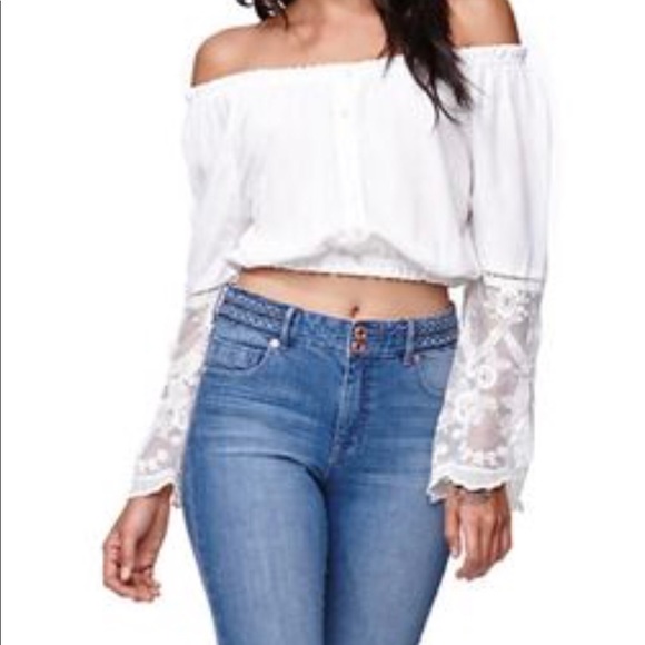 Kendall & Kylie Tops - Kendall & Kylie boho crop top